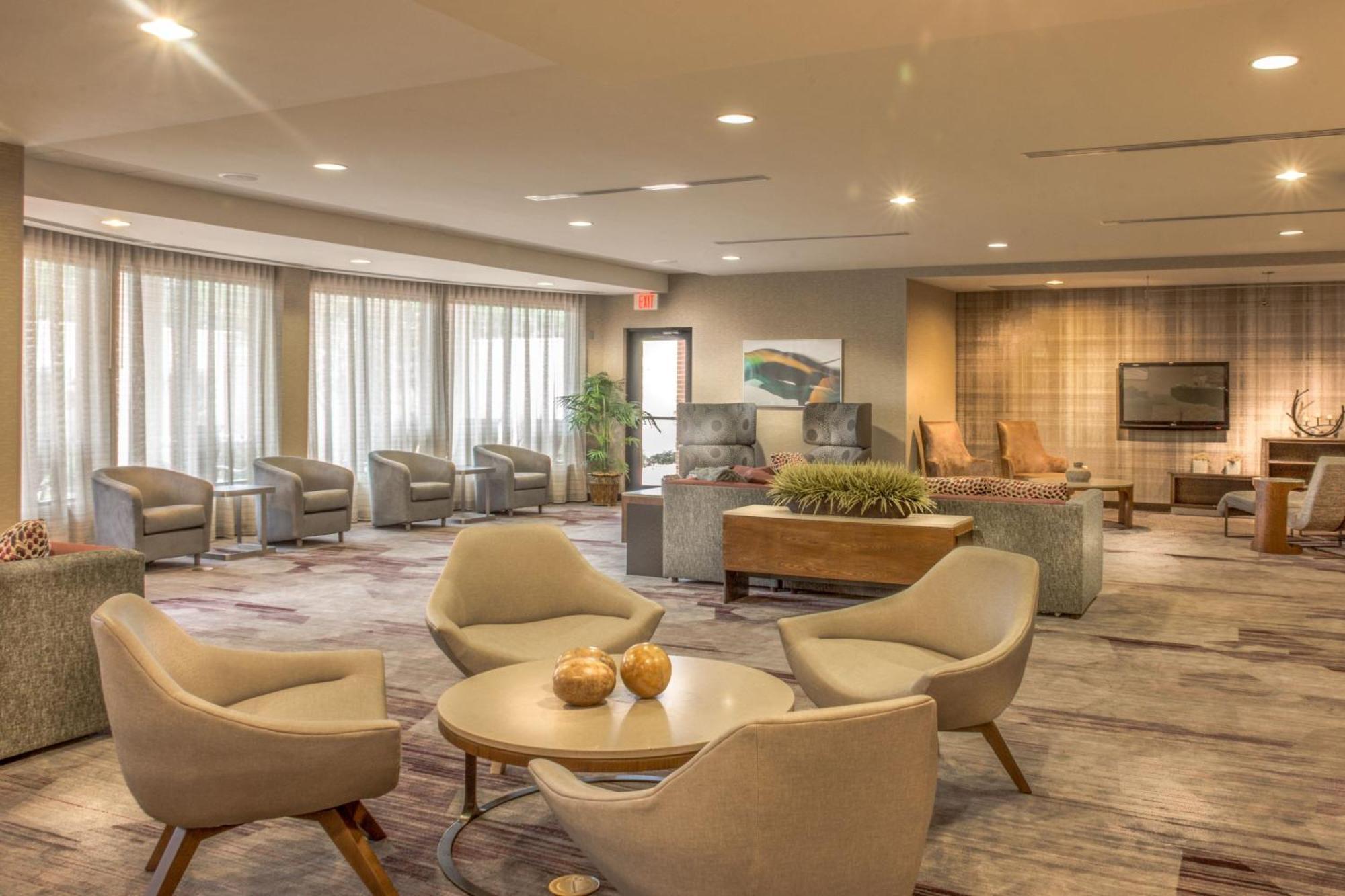 Courtyard Greensboro Airport Bagian luar foto