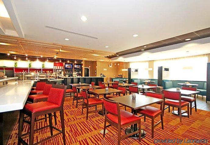 Courtyard Greensboro Airport Bagian luar foto
