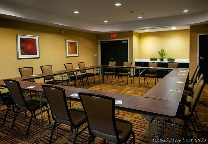 Courtyard Greensboro Airport Bagian luar foto