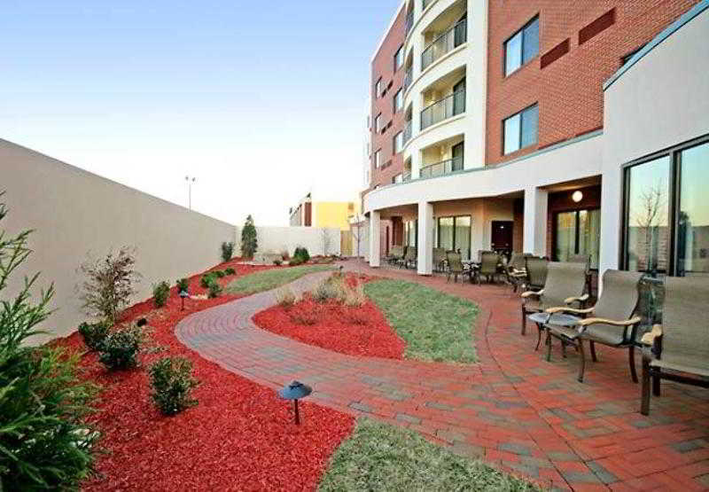 Courtyard Greensboro Airport Bagian luar foto
